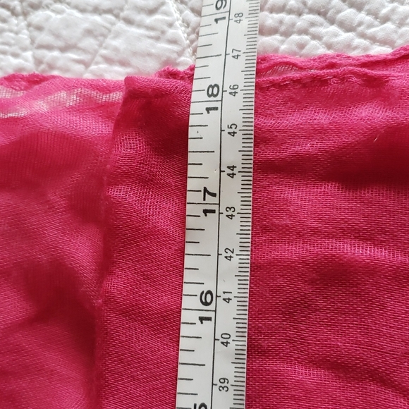 Raspberry Infinity scarf - Picture 3 of 4